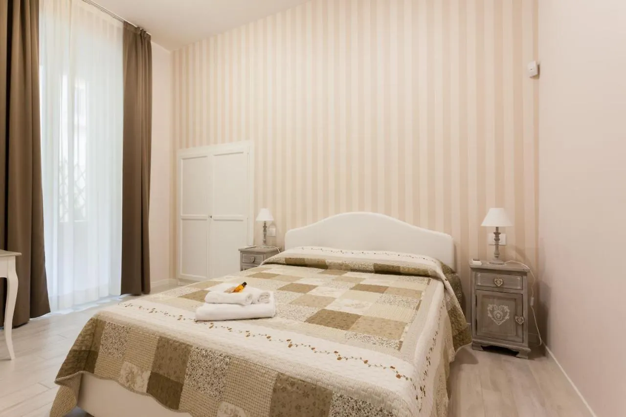 Home Holidays Roma